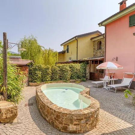 Semesterbostad Gorgeous In With Outdoor Swimming Pool Imperia