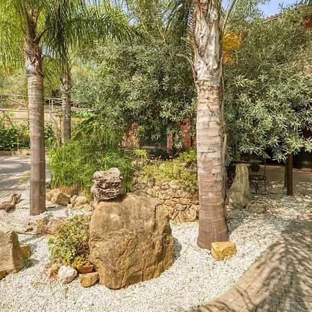 3 Bedroom Pet Friendly In * Imperia
