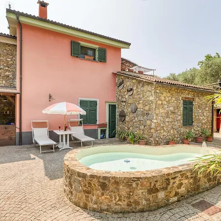Gorgeous In With Outdoor Swimming Pool Сasa de vacaciones