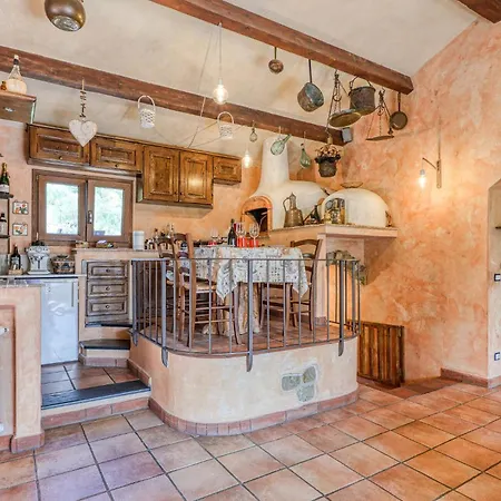 3 Bedroom Pet Friendly In * Imperia
