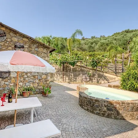 Gorgeous In With Outdoor Swimming Pool 度假居 因佩里亚
