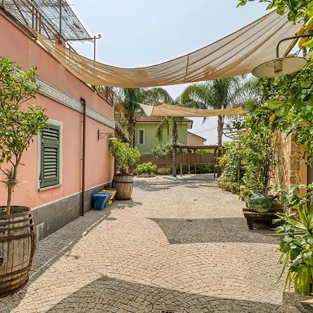 Gorgeous In With Outdoor Swimming Pool Сasa de vacaciones Imperia