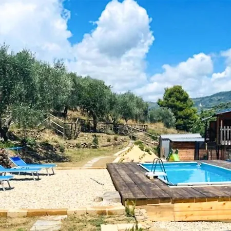度假居 Gorgeous In With Outdoor Swimming Pool 因佩里亚