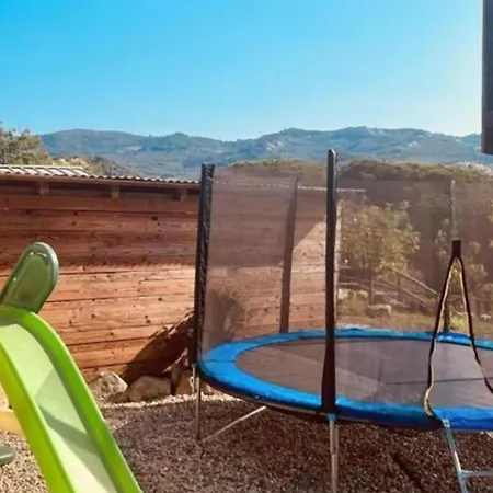 Gorgeous In With Outdoor Swimming Pool Сasa de vacaciones