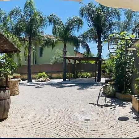 Gorgeous In With Outdoor Swimming Pool *