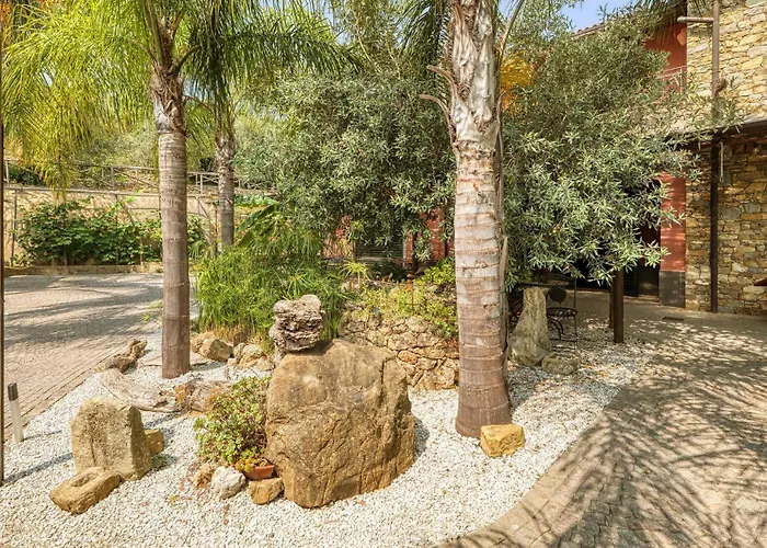 3 Bedroom Pet Friendly In * Imperia