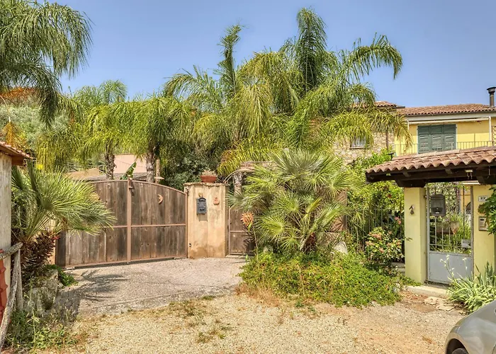 Holiday home 3 Bedroom Pet Friendly In